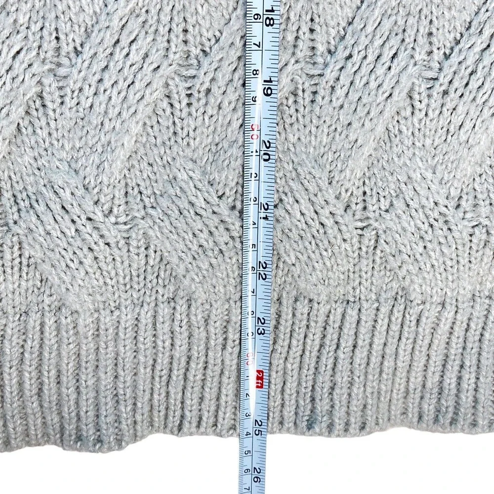 A New Day Womens SMALL Crew Neck SWEATER Gray White Pullover Ultra SOFT Knit EUC